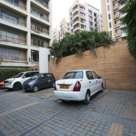 Capital O 10212 Hotel West Willows Xanadu Колката Екстериор снимка