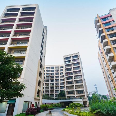 Capital O 10212 Hotel West Willows Xanadu Колката Екстериор снимка