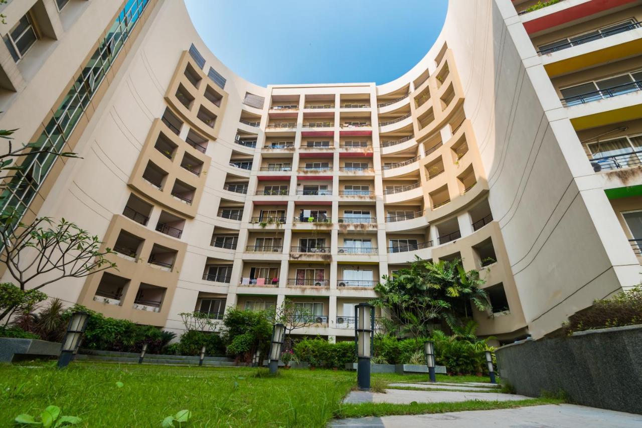 Capital O 10212 Hotel West Willows Xanadu Колката Екстериор снимка