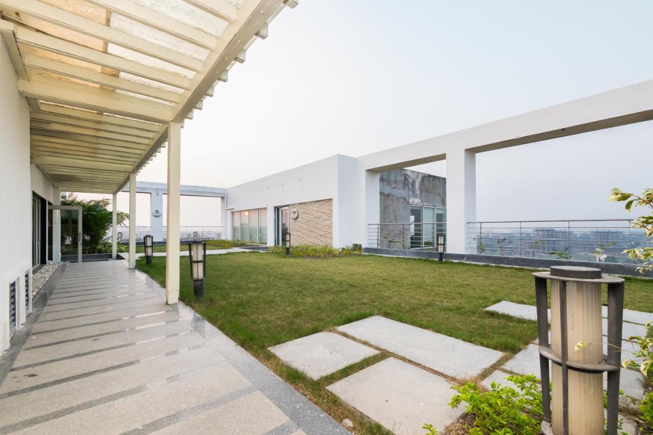 Capital O 10212 Hotel West Willows Xanadu Колката Екстериор снимка