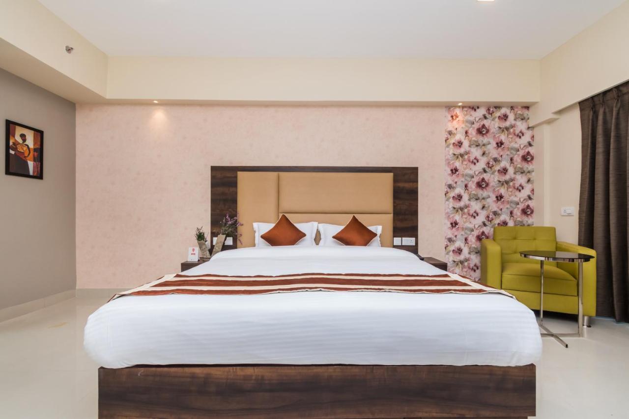 Capital O 10212 Hotel West Willows Xanadu Колката Екстериор снимка