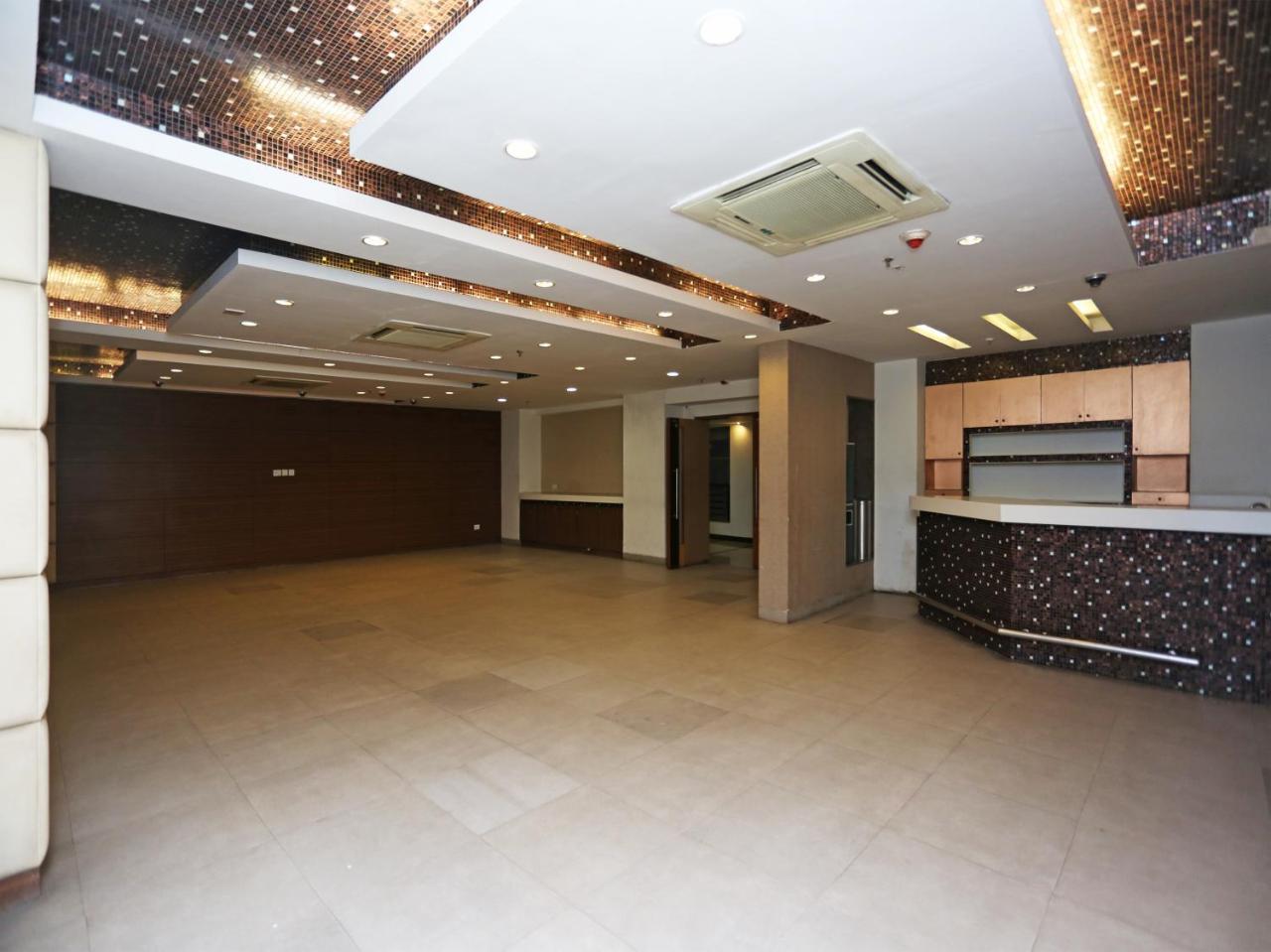 Capital O 10212 Hotel West Willows Xanadu Колката Екстериор снимка