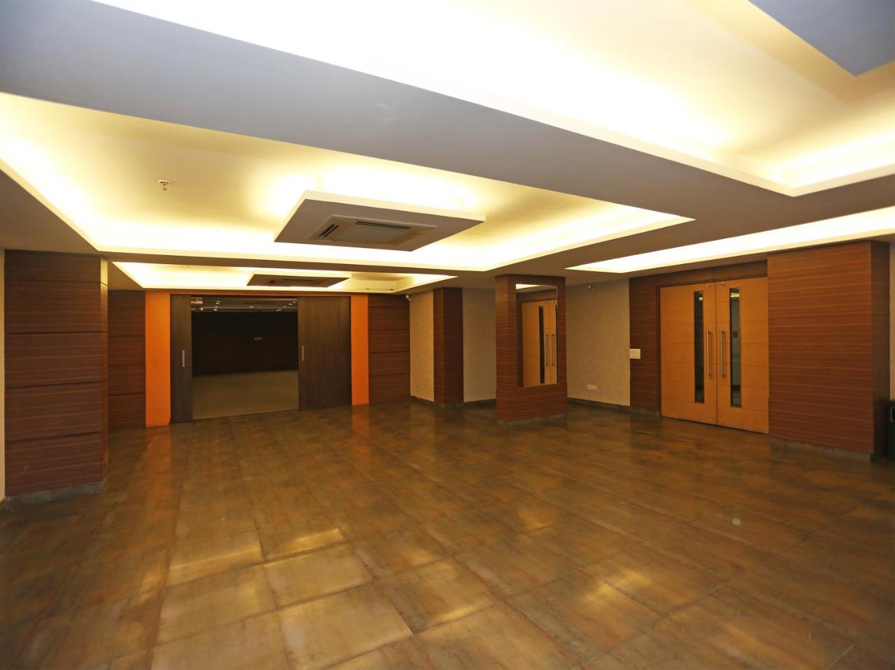 Capital O 10212 Hotel West Willows Xanadu Колката Екстериор снимка