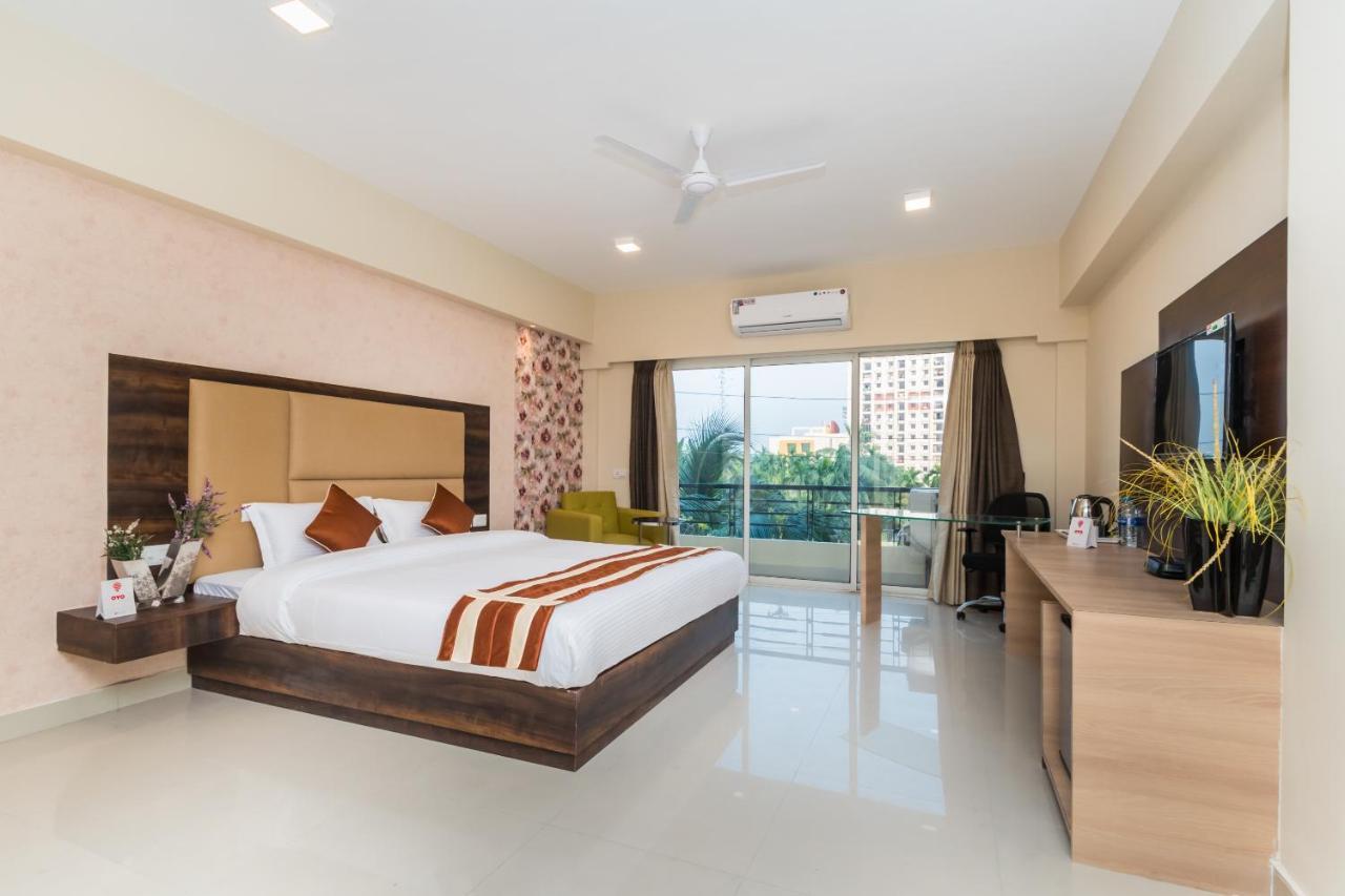 Capital O 10212 Hotel West Willows Xanadu Колката Екстериор снимка