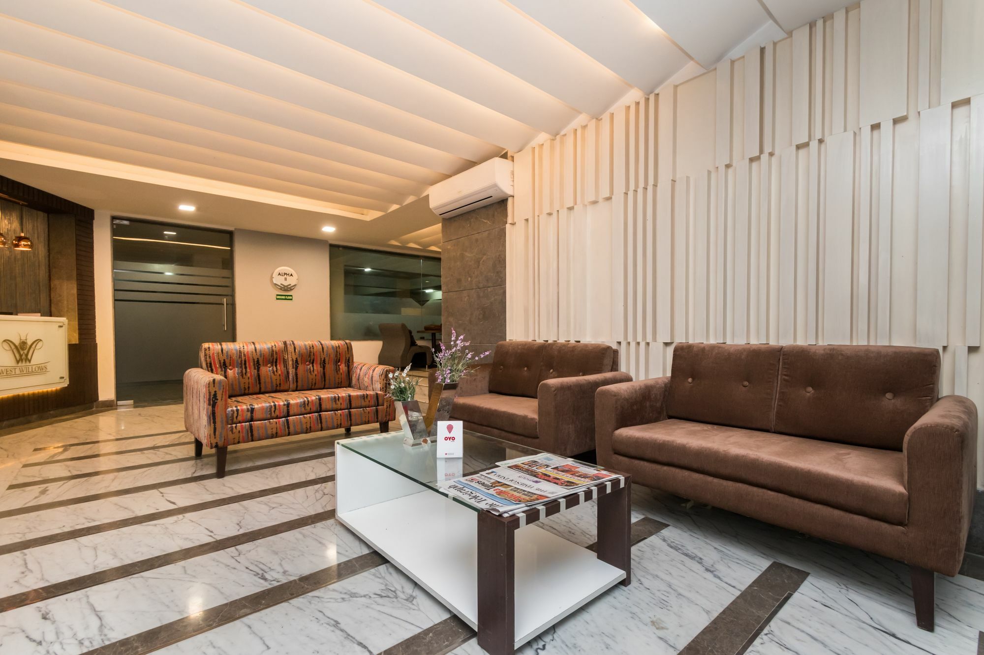 Capital O 10212 Hotel West Willows Xanadu Колката Екстериор снимка