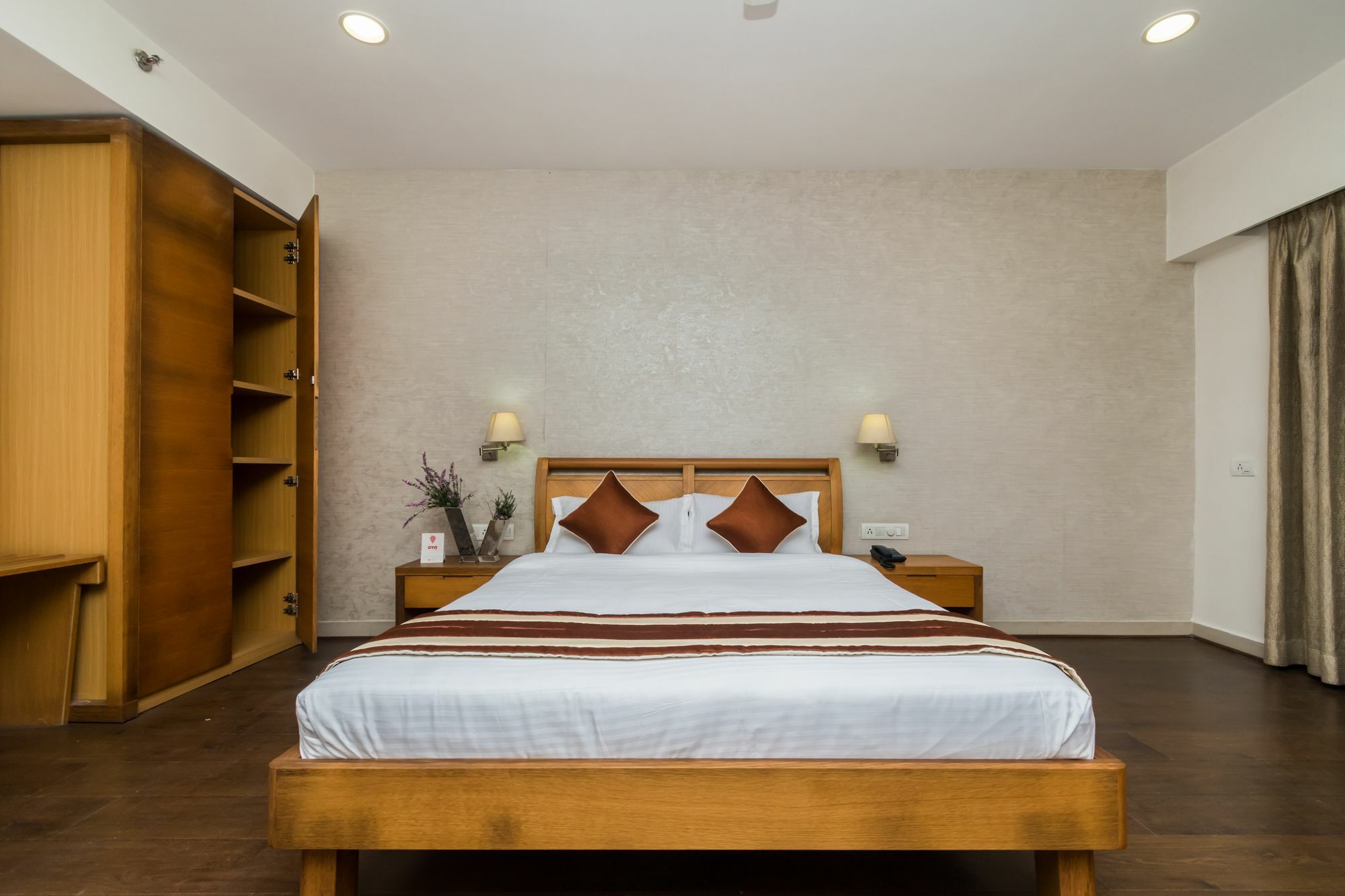 Capital O 10212 Hotel West Willows Xanadu Колката Екстериор снимка